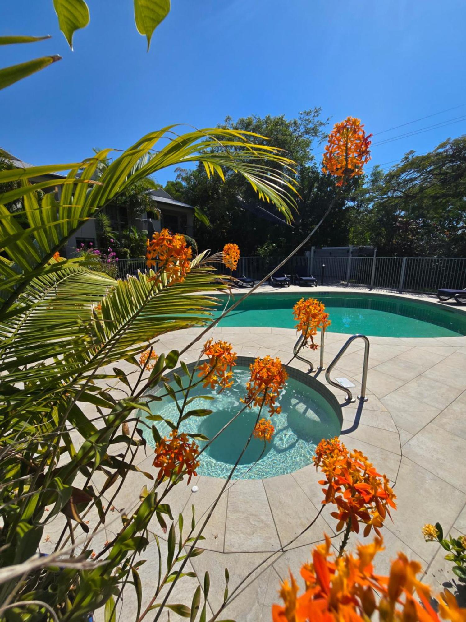 נוסוויל Noosa River Retreat Holiday Apartments מראה חיצוני תמונה