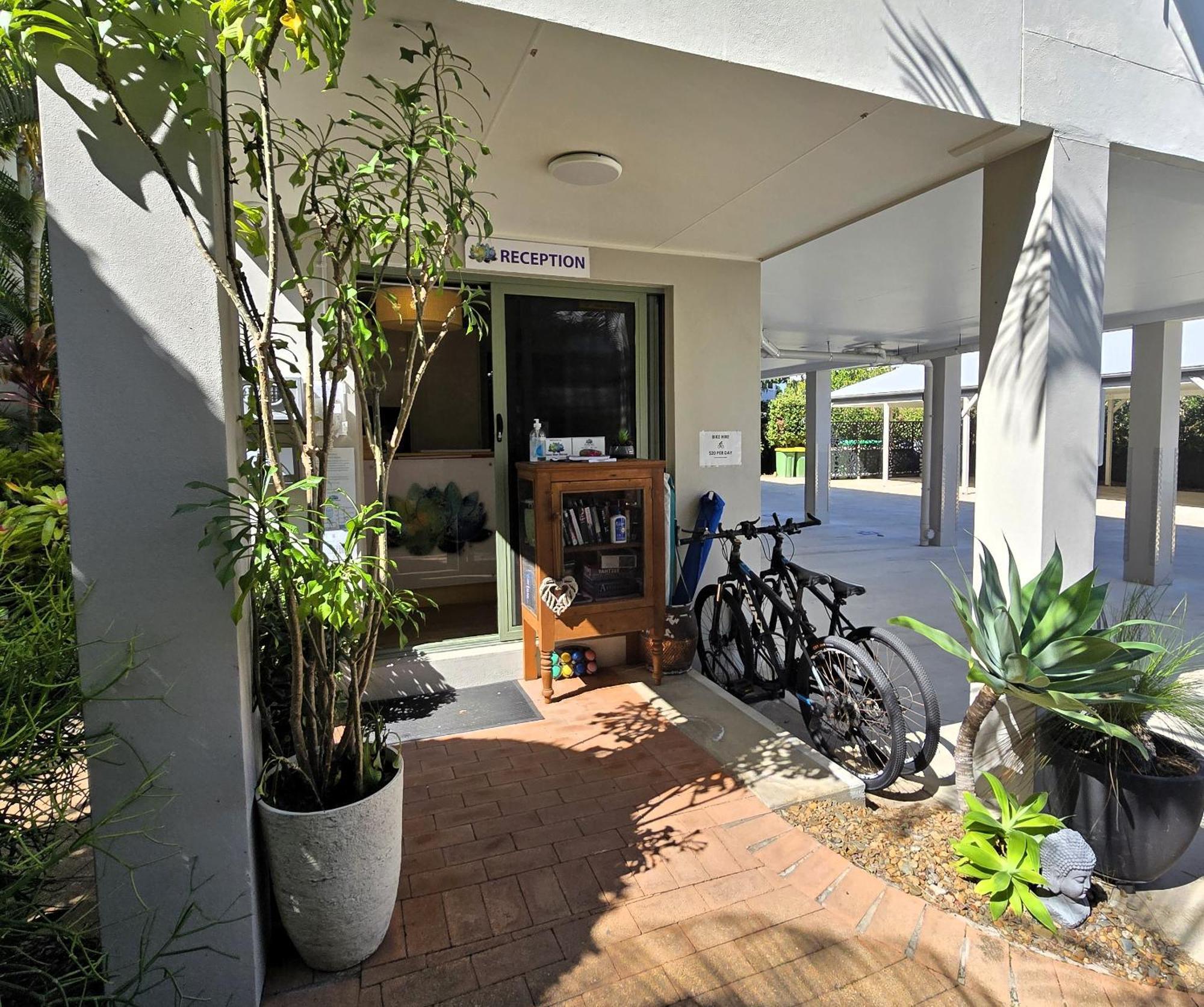 נוסוויל Noosa River Retreat Holiday Apartments מראה חיצוני תמונה